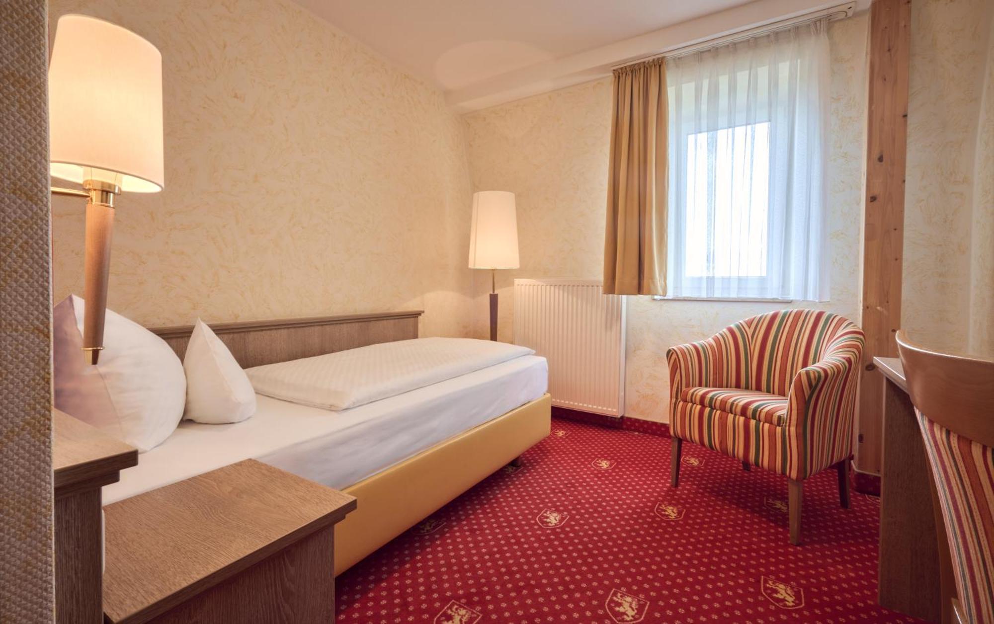Hotel Wittelsbacher Hoeh Wurtzbourg Chambre photo