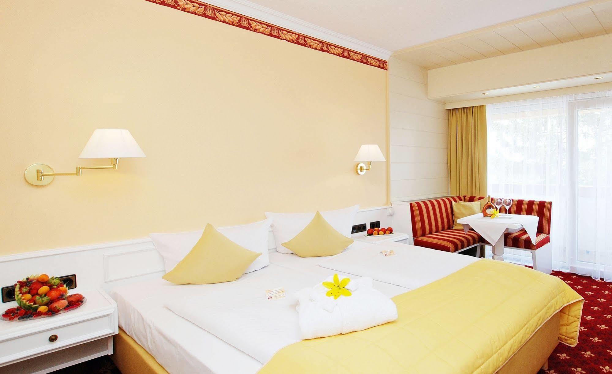 Hotel Wittelsbacher Hoeh Wurtzbourg Extérieur photo